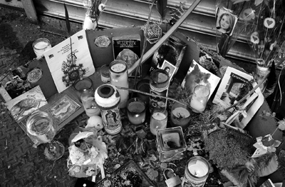 Street memorial for Nicole duFresne, New York, 2005.