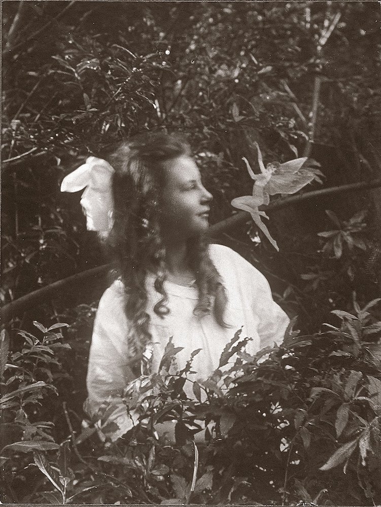 Frances Griffiths and Elsie Wright's "leaping fairy" photograph, 1920.