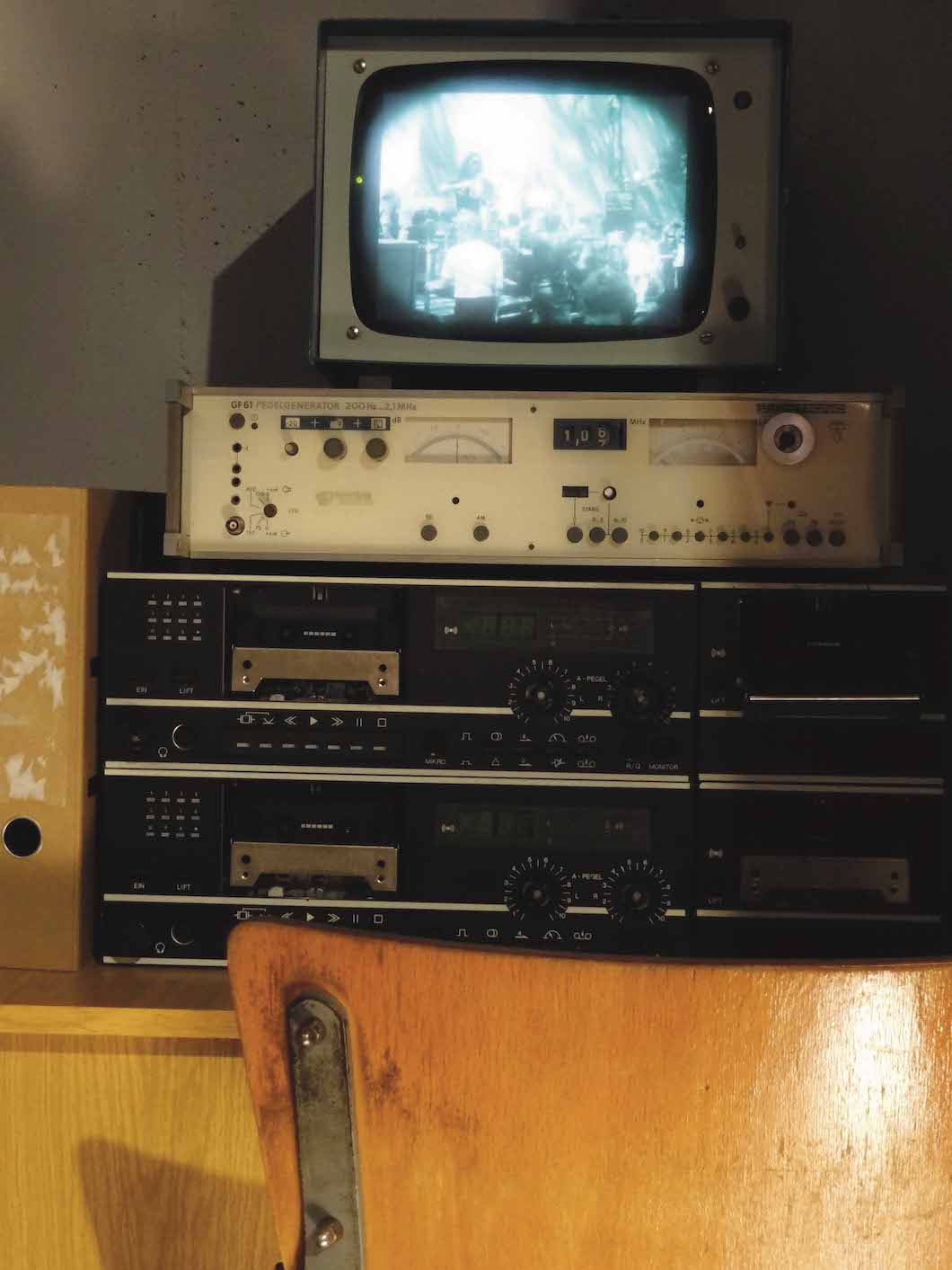 Stasi surveillance equipment, DDR Museum, Berlin, Germany, 2013. Adam Jones, Ph.D./Wikicommons